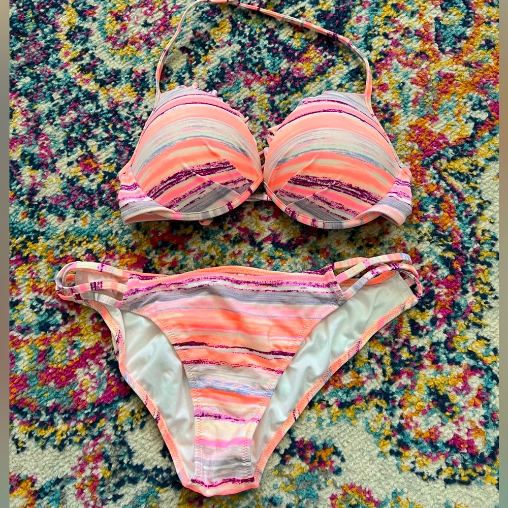 Victoria’s Secret bikini